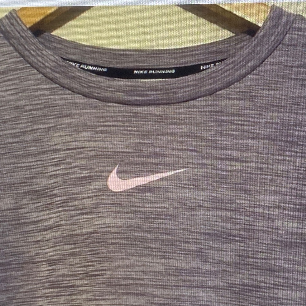 Nike‎ top